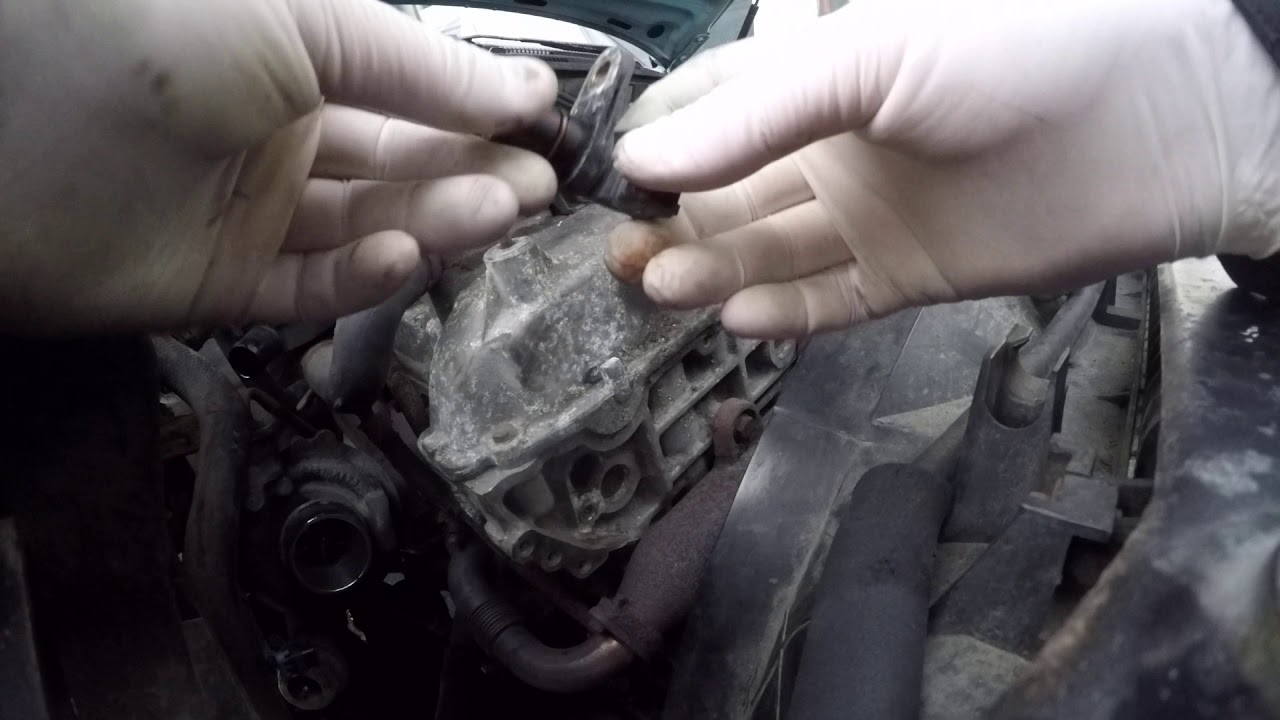 Ssangyong Rexton 2.7XDI - How to find camshaft sensor location (rexton 1 - 2004 - 2006)