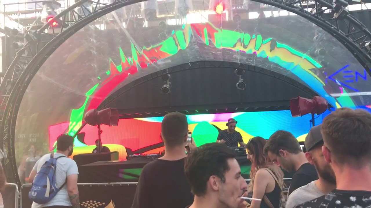 Yaghee sing it back @ Booha stage in Electric Castle