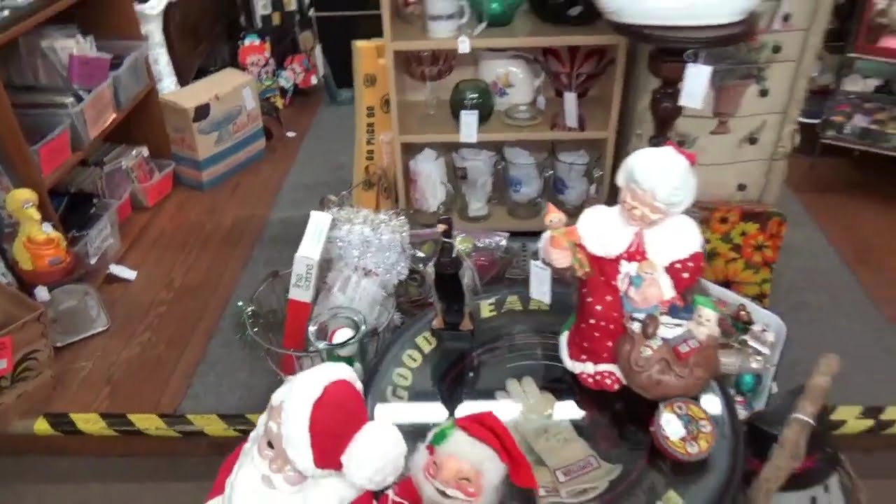 Volo Auto Museum: Antique Store - Building 3, First Floor, Row 1