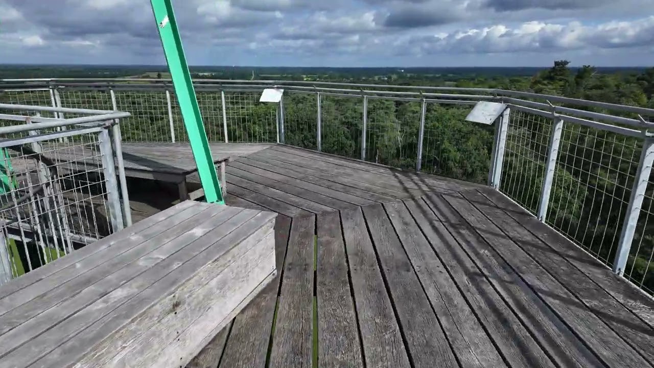 Blick vom Aussichtsturm Isterberg an der B 403 Richtung Nordhorn