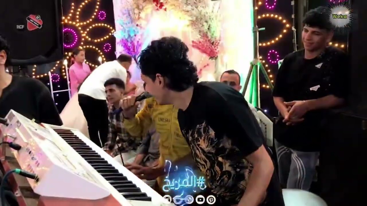 عمرو ابو تريكه وخالد حبيب سلام المريخ واللعب مع الطيارة  