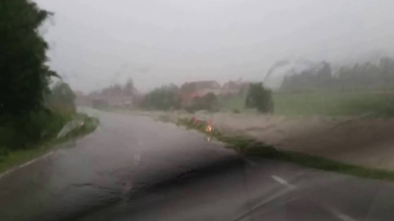 Poplave 2016-08-29, cesta Sv. Lovrenc - &Scaron;e&scaron;če, občina Prebold