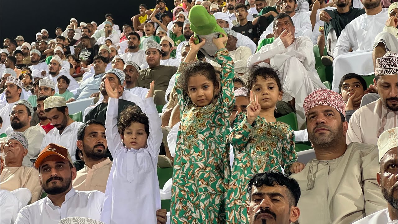 شاهد فرحة جمهور صحار بالفوز على ظفار  #صحار #ظفار #دوري_عمانتل_للمحترفين
