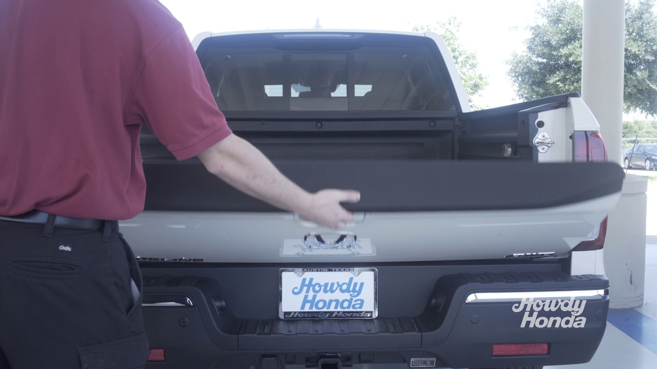 Howdy Honda How To with Nick! Rear Window, Folding Seats, Bed Trunk