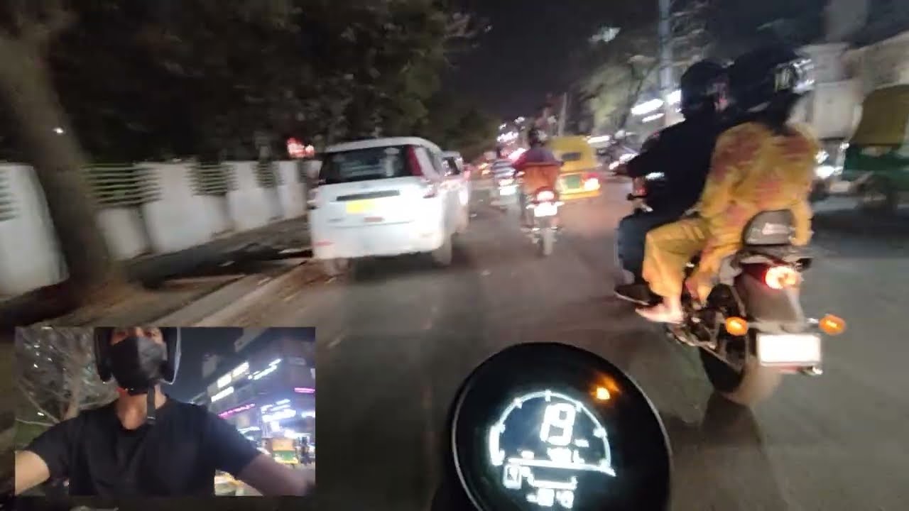 Sham ke traffic me maja aa gya mood refreshment ke liye nikla tha .
