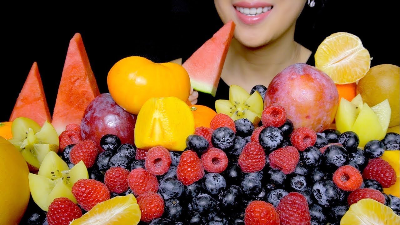 HEALTHY EATING ASMR: FRUIT PLATTER ASMR (Watermelon, Blueberries, Raspberries, Kiwi) | TracyN ASMR