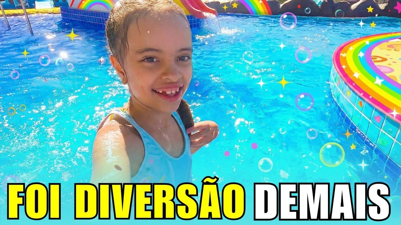 Aninha passando um dia MUITO DIVERTIDO no PARQUE AQUÁTICO com as suas AMIGUINHAS