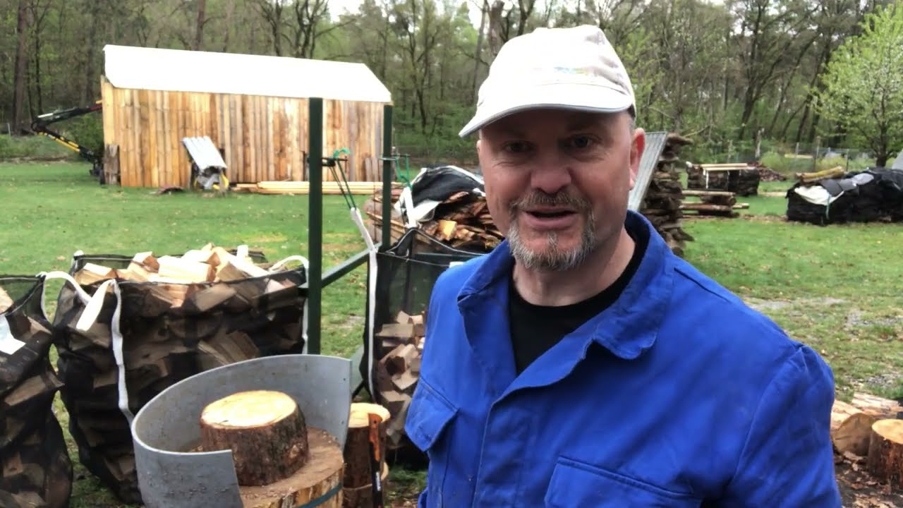 Entspannt Holz hacken mit der Spaltaxt - ein paar Tipps - 25 cm Kiefernrundlinge
