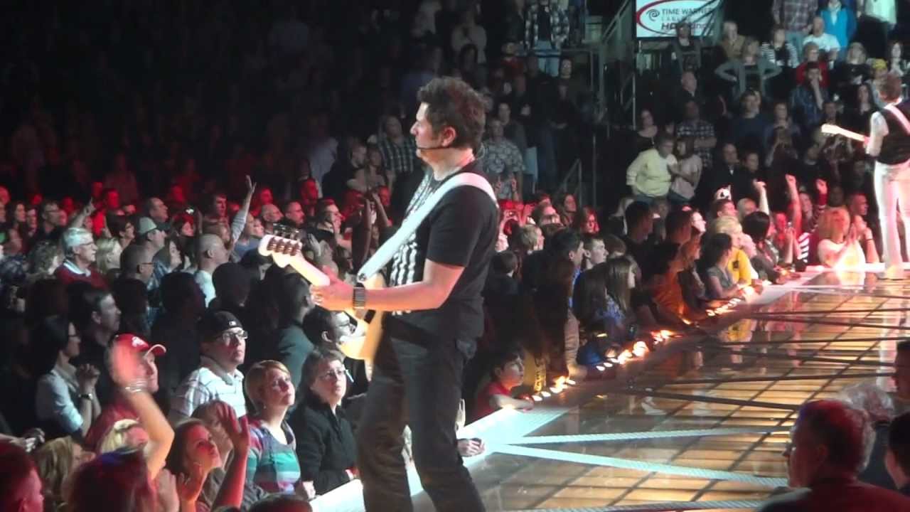 Rascal Flatts - He Aint The Leaving Kind, Columbus Ohio 01 21 2012