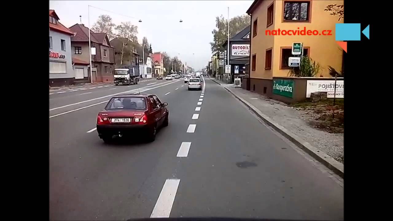 Zůžen&aacute; vozovka ? č.1