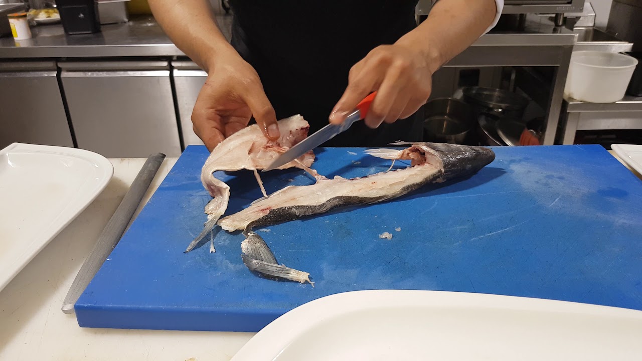 Le Levage de Filet de Loups de mer
