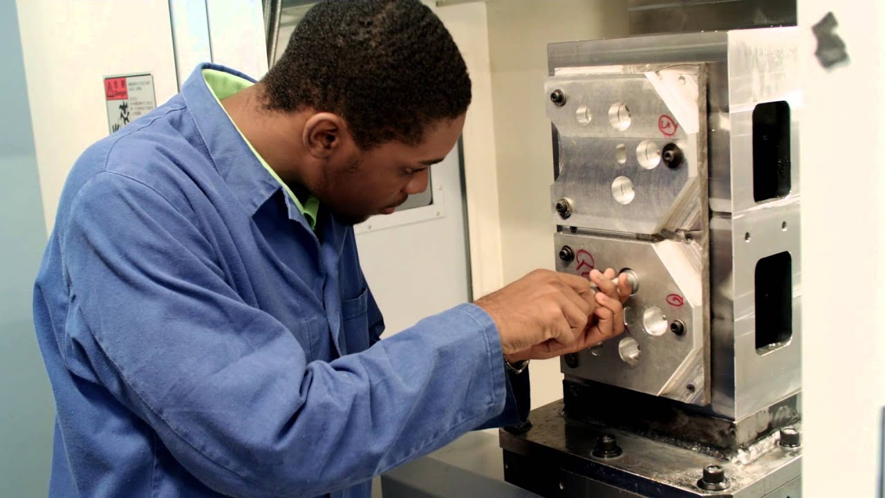 ONISEP Martinique - BAC PRO : Technicien d'Usinage