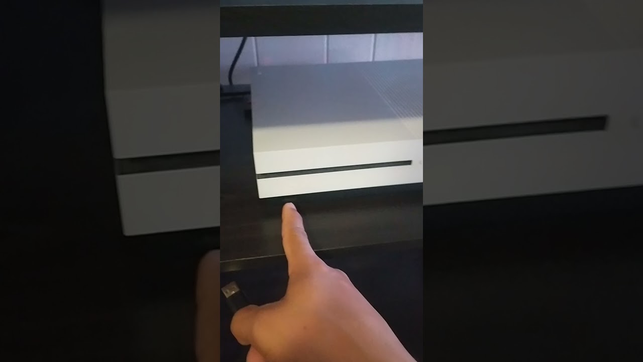 tutorial! c&oacute;mo conectar tu mando de Xbox one con cable para ahorrarte las bater&iacute;as 😅
