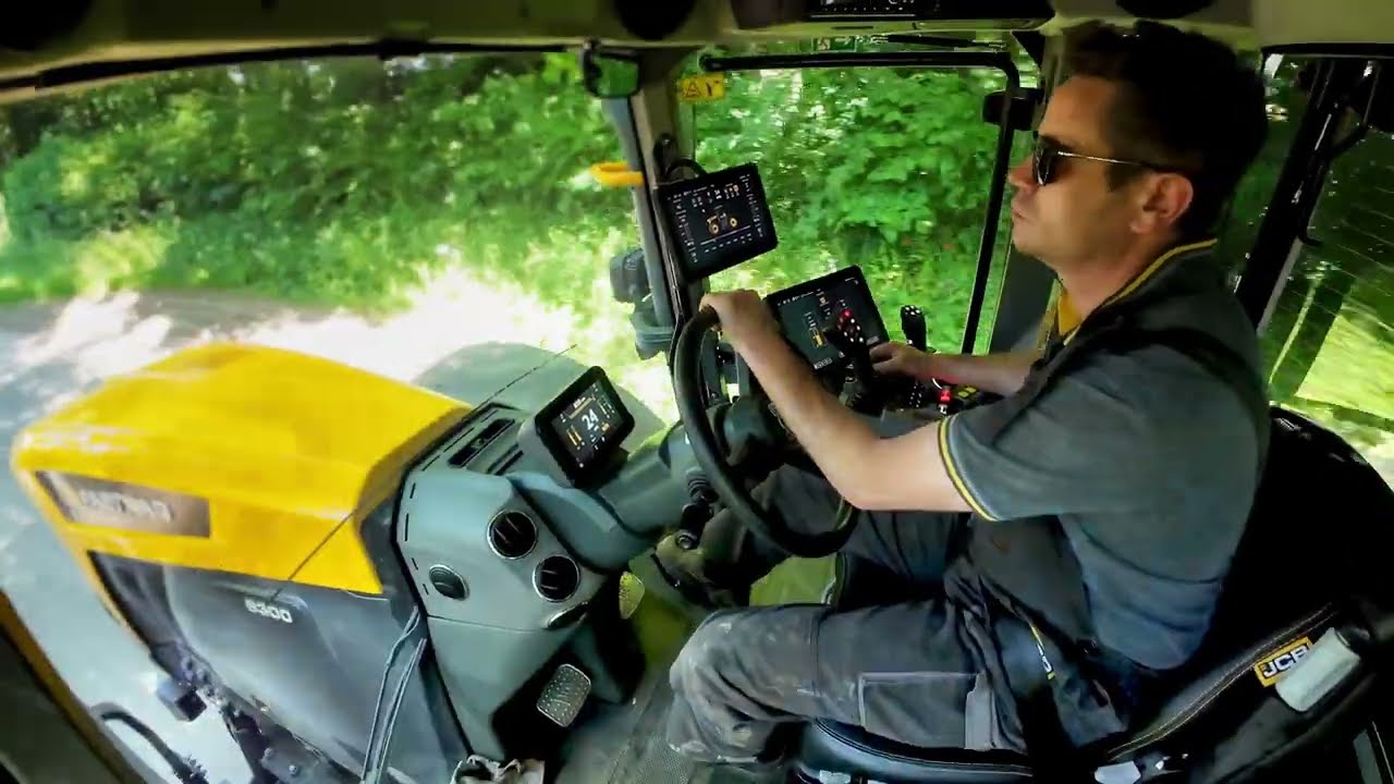 Découvrez notre nouveau JCB FASTRAC 6000 en action !