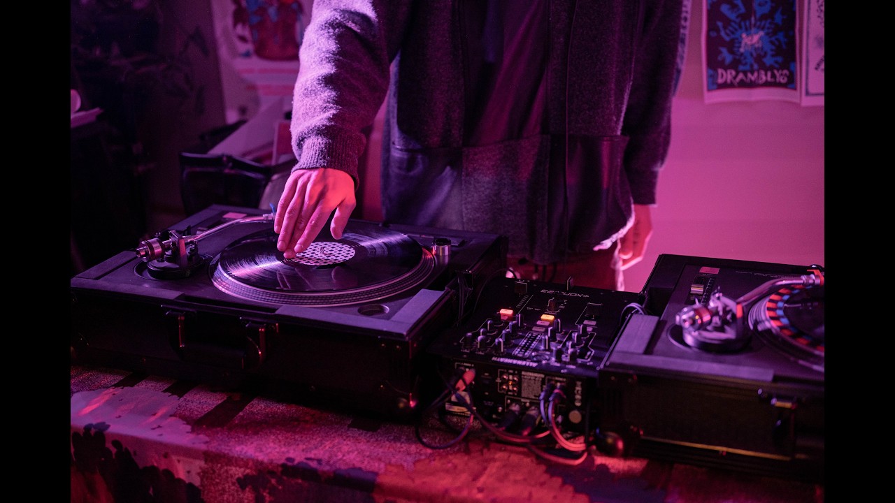 Eclectic Downtempo Grooves | Vinyl Mix | DJ Montajé