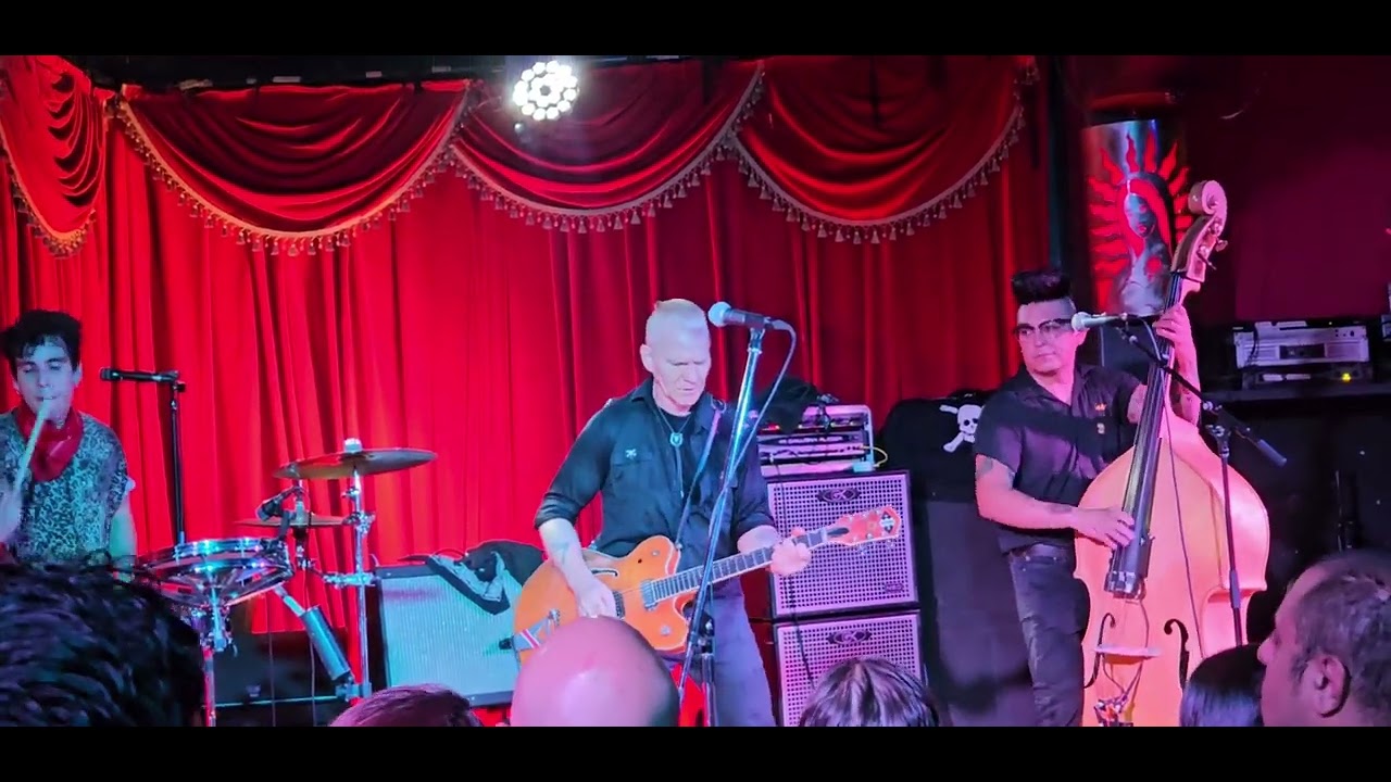 The Quakes - 