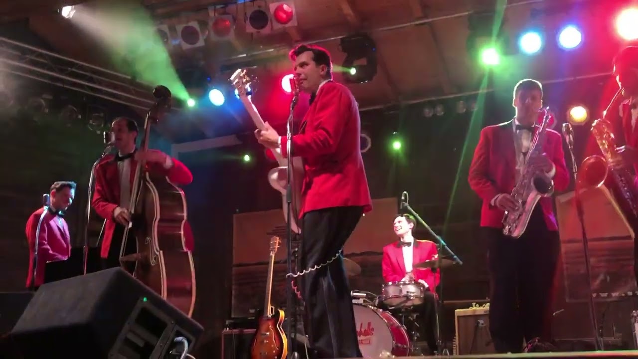The 6 Fireballs - The Freeze
