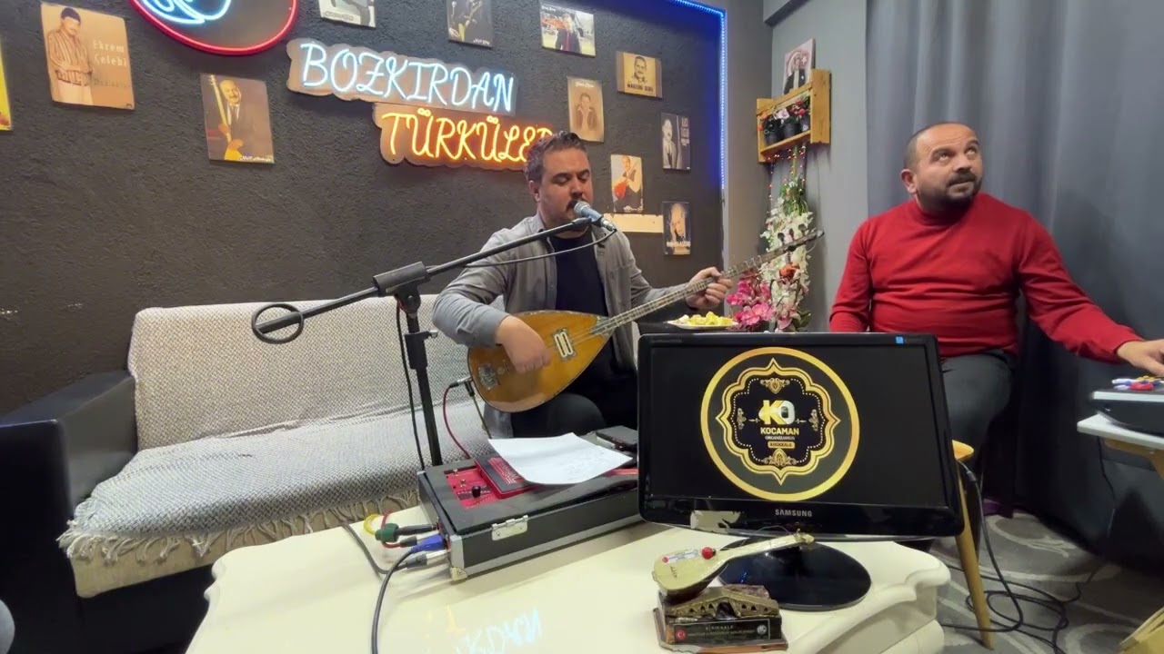 Neşet Çelebi - Gördünmü Yıllar Geçmiş