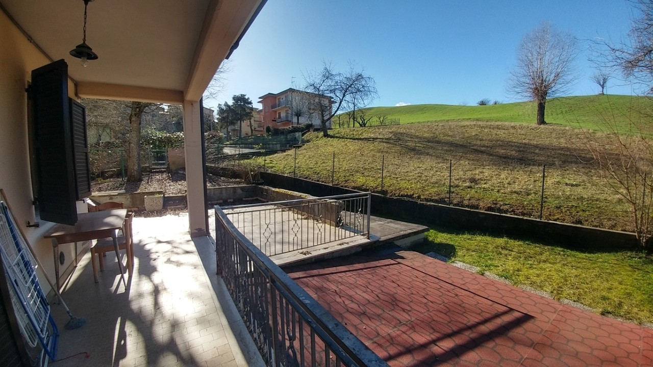 Verucchia_ZOCCA: appartamento DUE camere, Terrazzo, Giardino e Garage doppio.