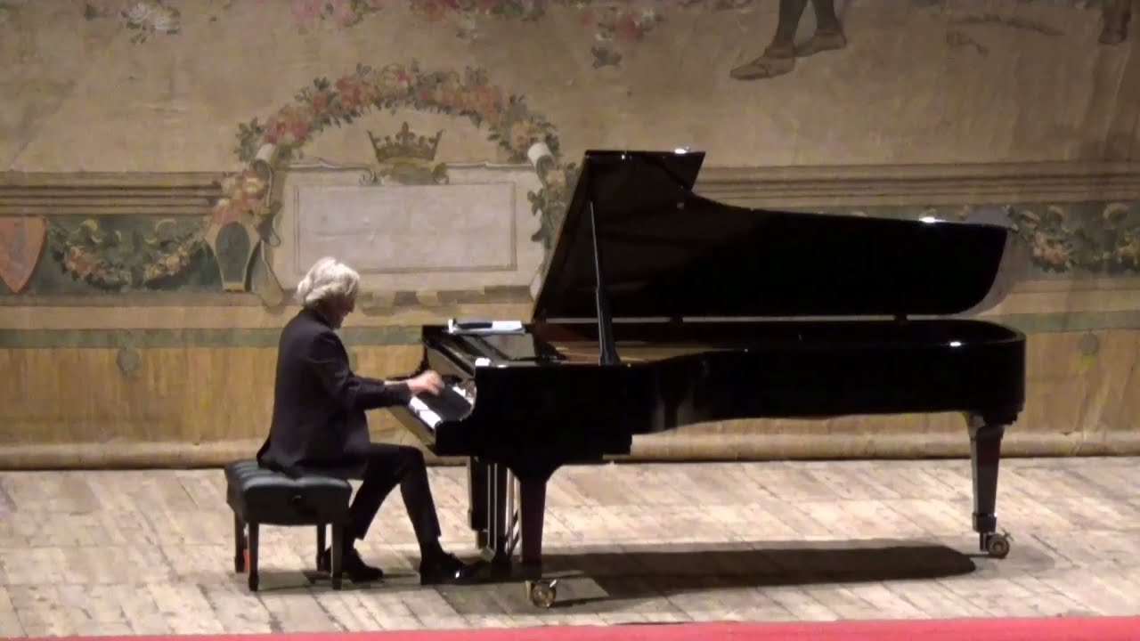 ANTONIO CONSALES - F. CHOPIN Etude Revolutionary Op. 10 No. 12 live