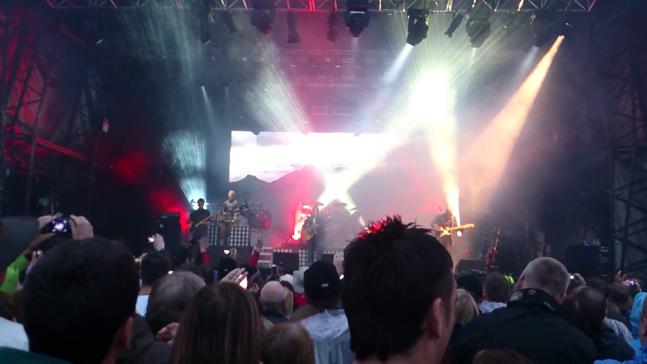 Runrig Inverness 2012 - Band Enter Stage and The Stamping Ground