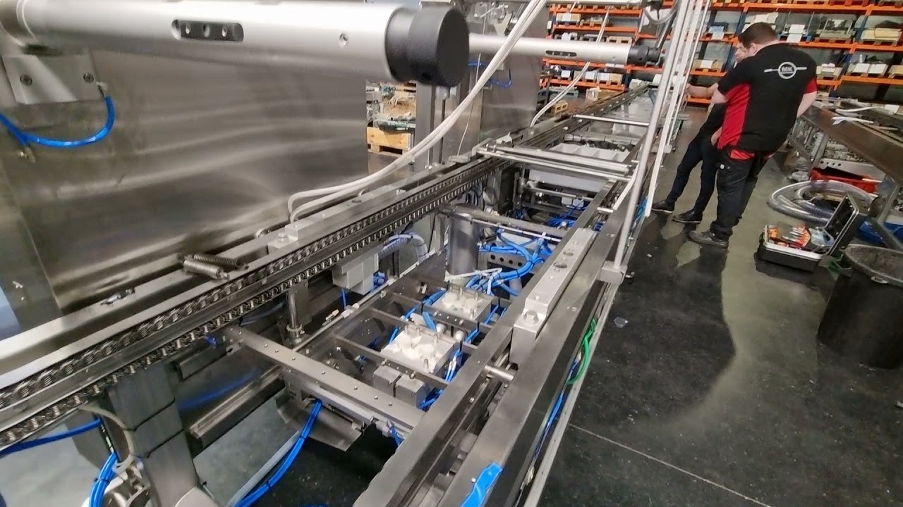 Refurbishing / Revision of a Multivac packaging machine. After revision it will be a MK Proselection
