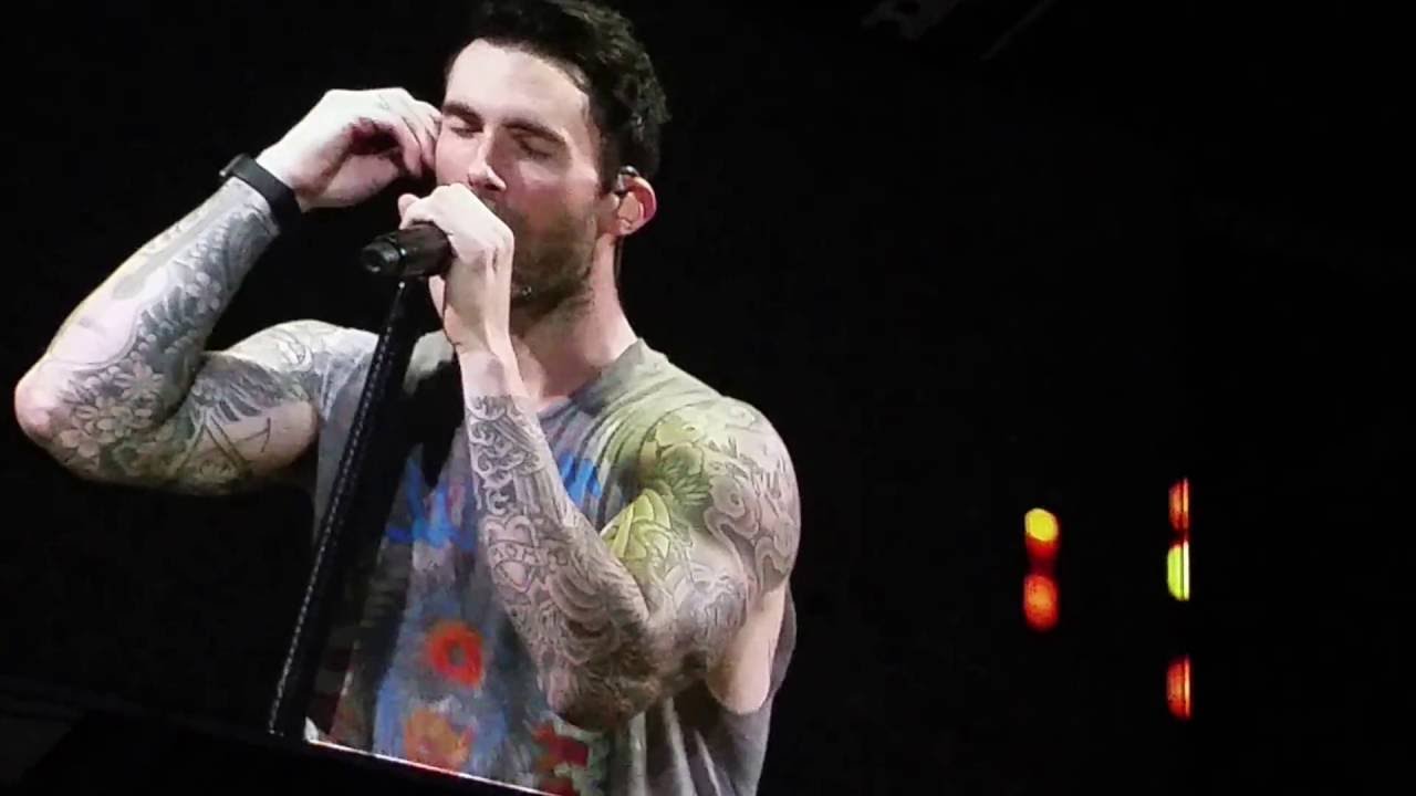 Don't Wanna Know by Maroon 5 LIVE