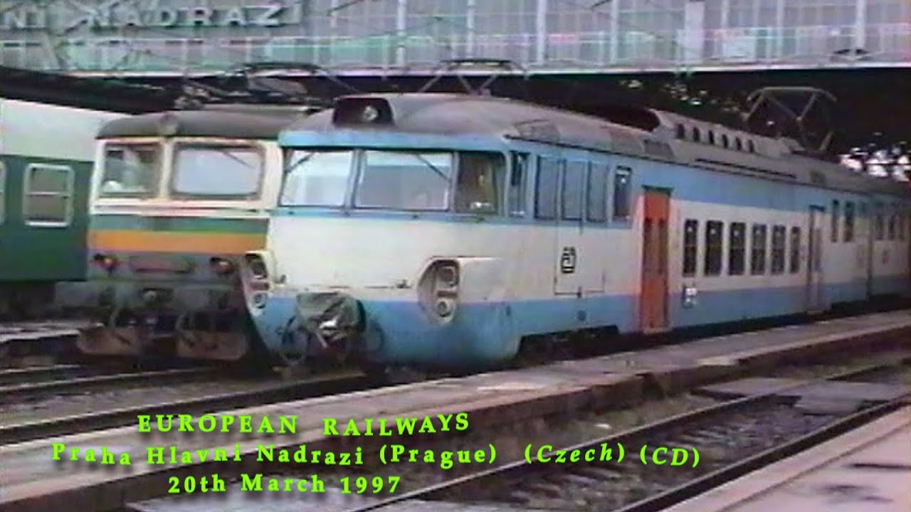 European Railways in the 1990s Praha Hlavní Nádraží (Prague) (Czech Republic ČD) on 20th March 1997