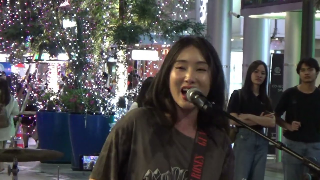 Sweet Child O' Mine - Guns N' Roses  covered by Plutonium  @Siam Square Walking Street💖