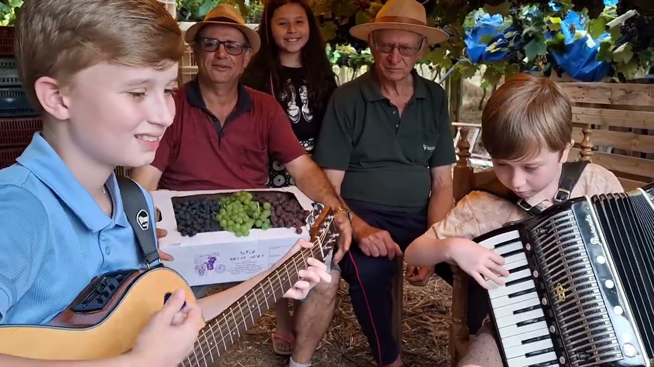 Pedro Antonio e Vitor Leonardo Uvas Wilson Itaiópolis SC