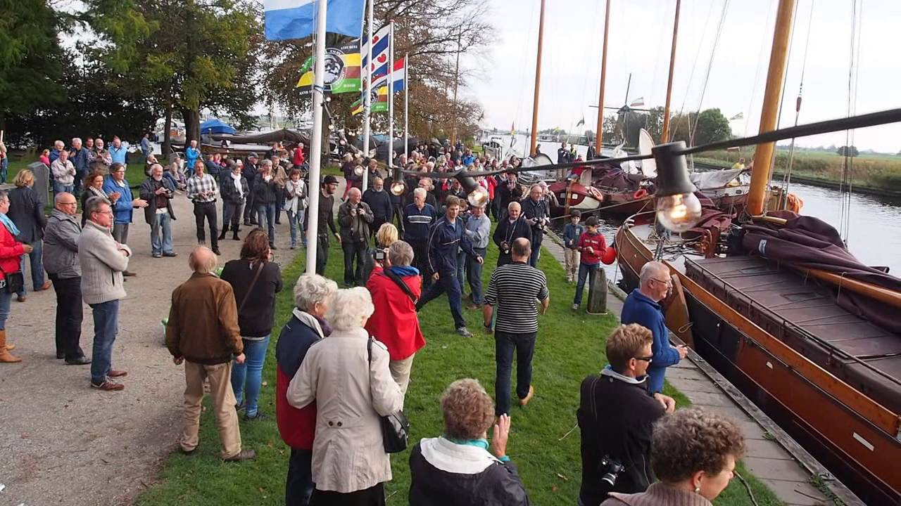 2013-10-22 Strontrace keerpunt Warmond: 95 zakken stront