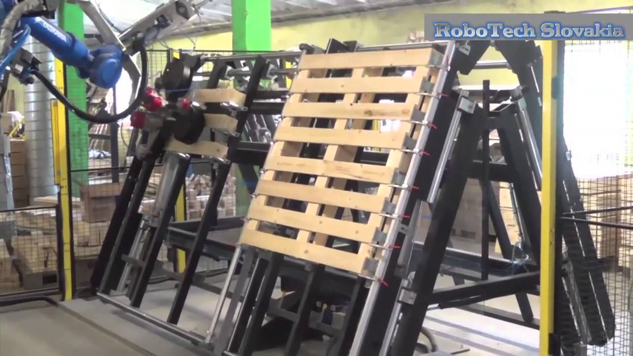 Robotic pallet manufacturing