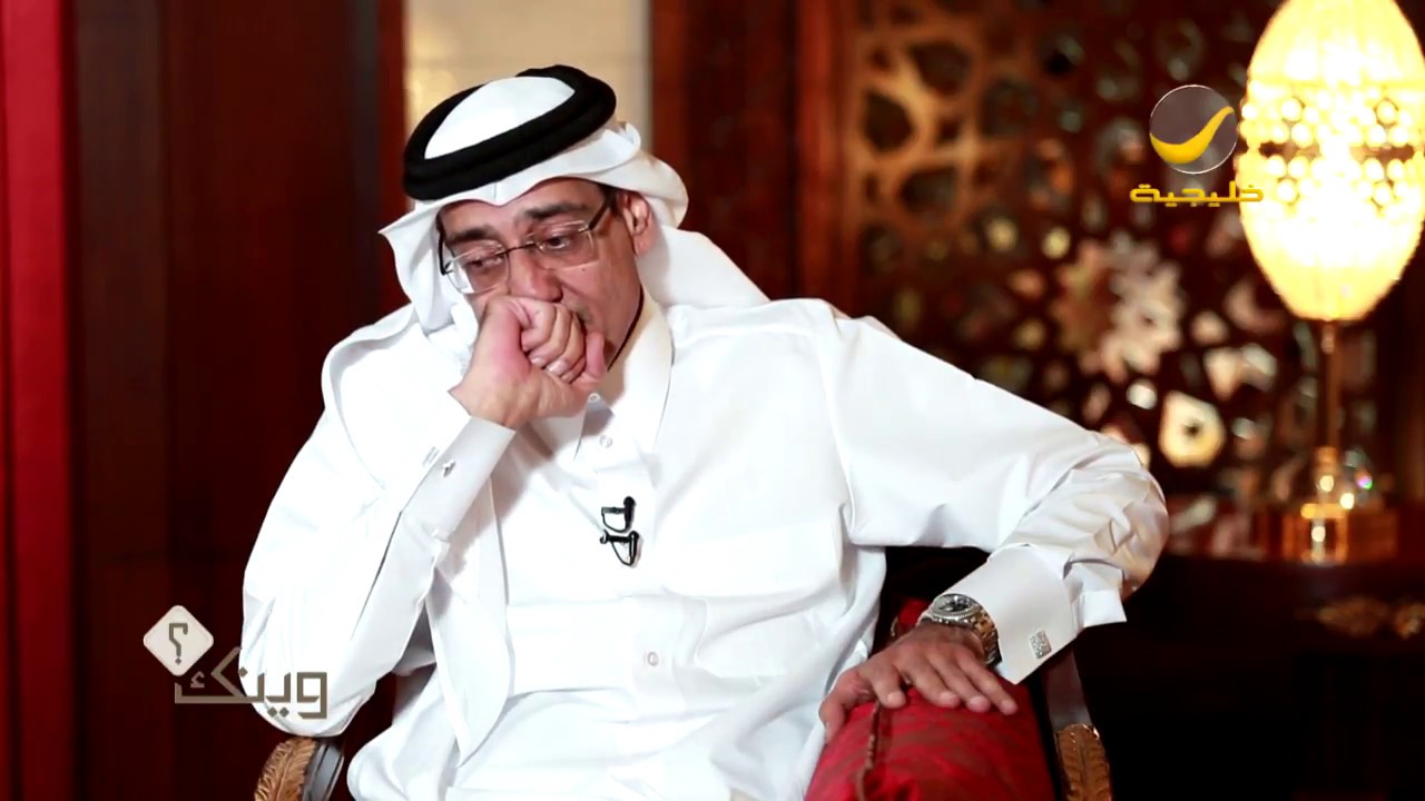 الإعلامي القطري عبدالعزيز محمد يبكي بألم عن وفاة زوجته .. مؤثراً جداً