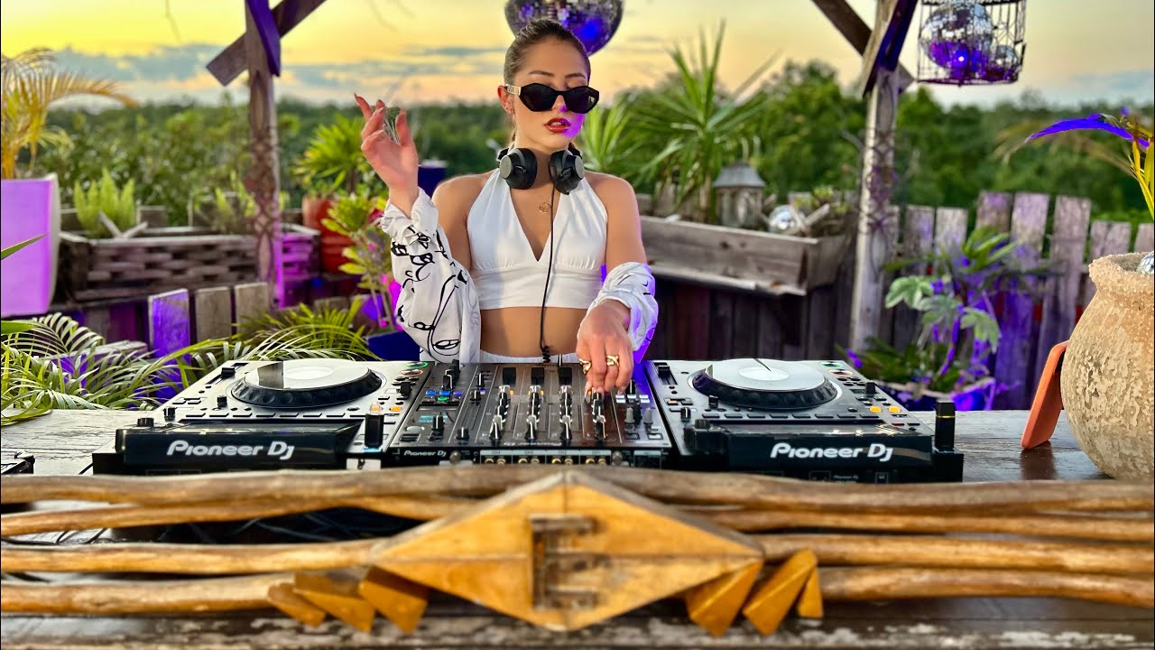 Helen Alvarez | Tech & Afro House Tulúm Mix 2025 | By @EPHIMERATulum