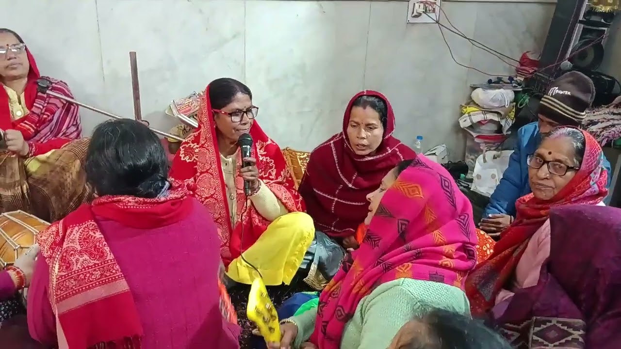बगिया से मालिया बुलाई दा दुबई गईली मैया एकादशी को आप लोगों का हार्दिक शुभकमनाएं