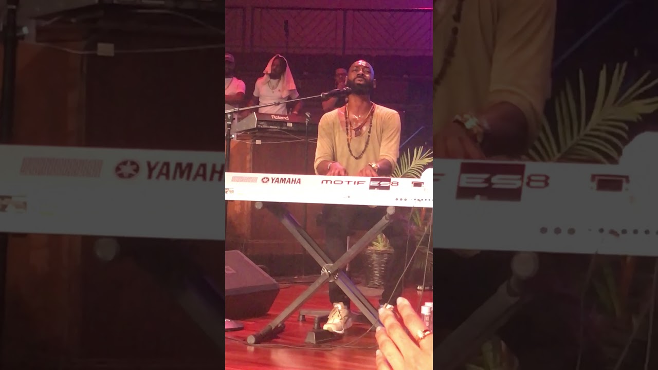 Mali Music singing Glory to the Lamb and Way for you