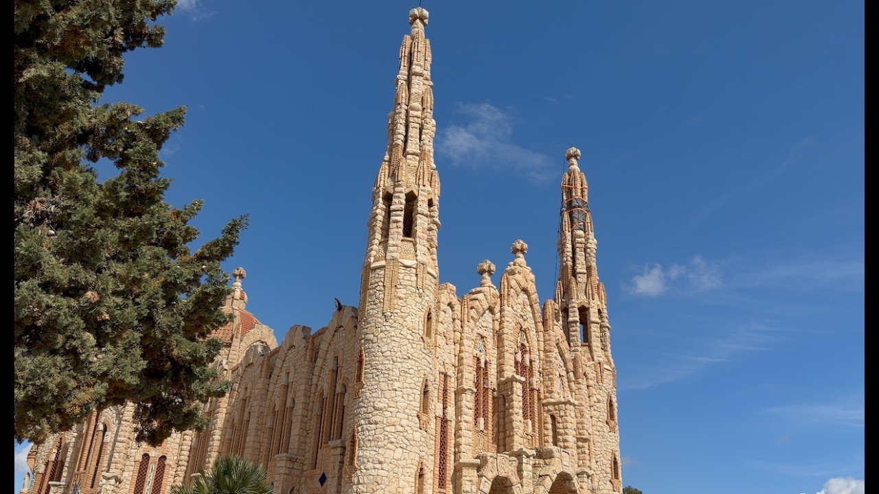 Santuari de Santa Maria Magdalena in Novelda, gemaakt in de  Antoní Gaudí stijl #047@2026
