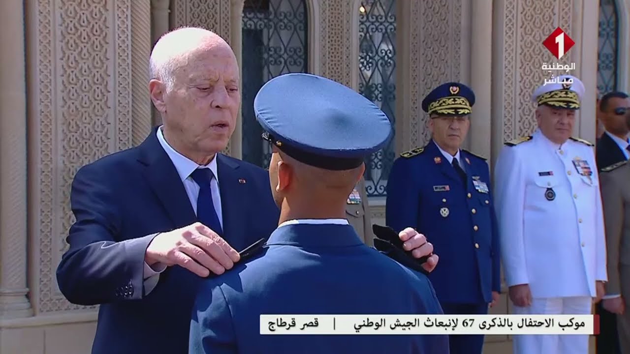 قصر قرطاج : موكب الاحتفال بالذكرى 67 لإنبعاث الجيش الوطني