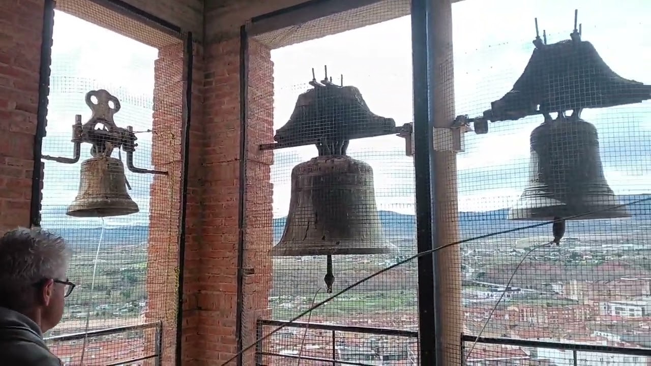 Toques varios en la parroquia de santa Eulalia. Arnedo. (La Rioja).