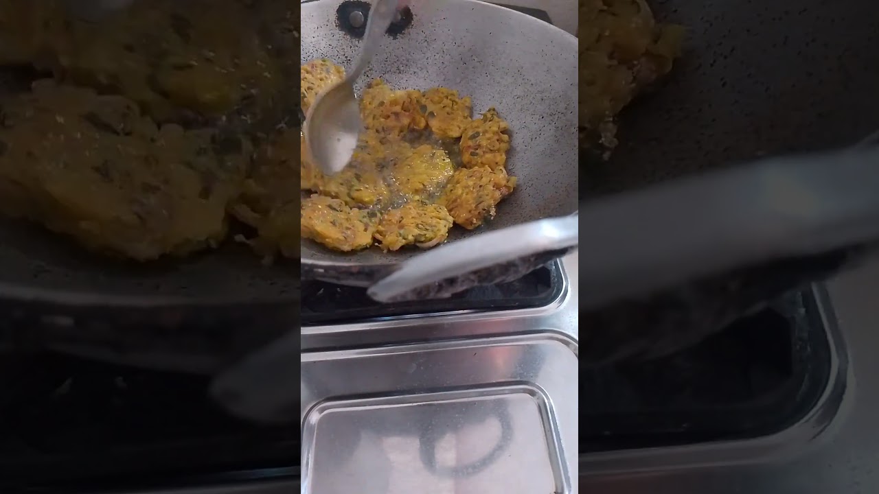 noni saag ke pakode aur chuda fry