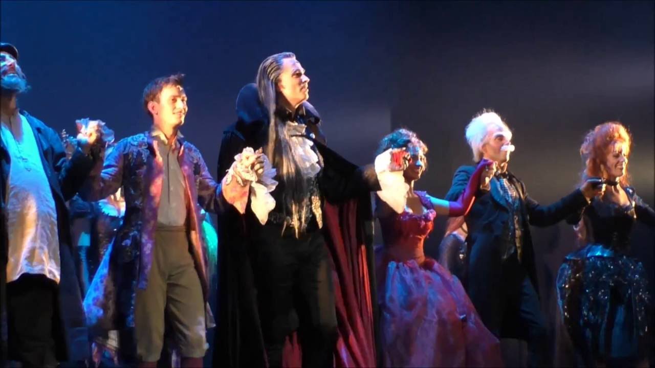 Schlussapplaus und Castvorstellung 