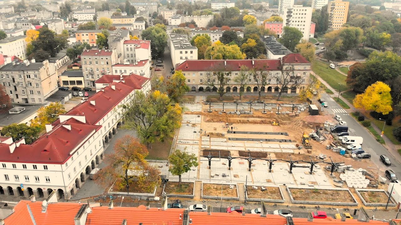 MIASTO ŁÓDŹ W REMONCIE, PÓŁNOCNA RYNEK STAREGO MIASTA PAŹDZIERNIK 2023