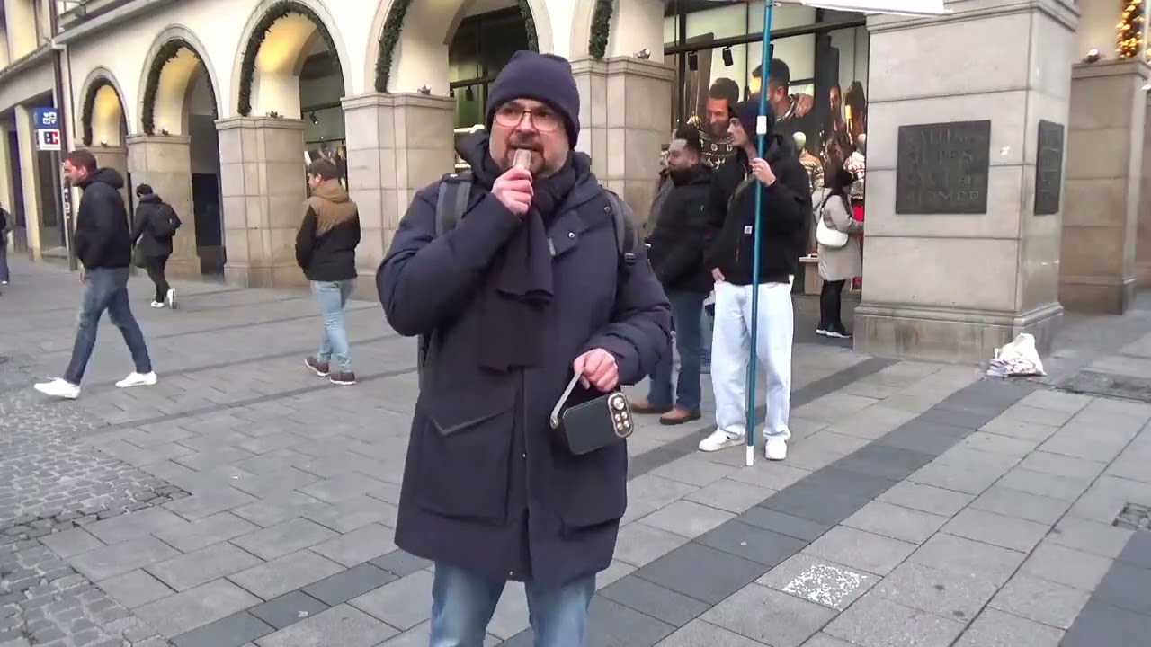 Jesus Christus reinigt dein Gewissen! Strassenpredigt in München.