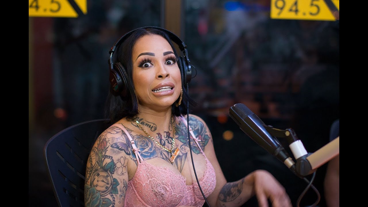 LA CONTROVERSIAL 