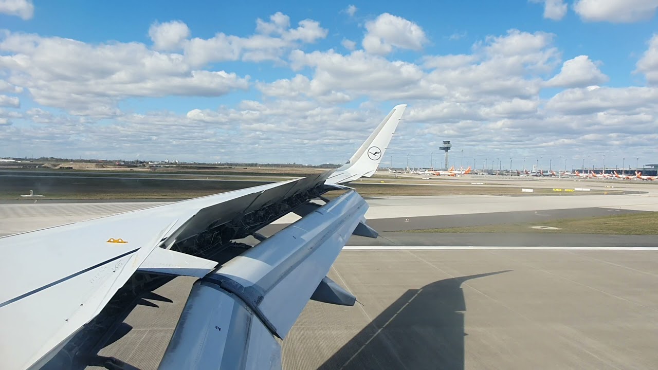 Windy A320 Neo Approach + Landing at Berlin BER | Turbolent Lufthansa A320 Neo landing