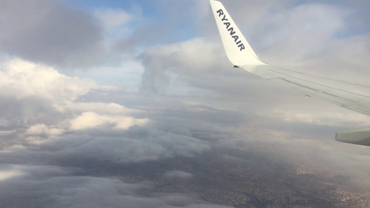 Ryanair landina at Amman airport (5.11.18)