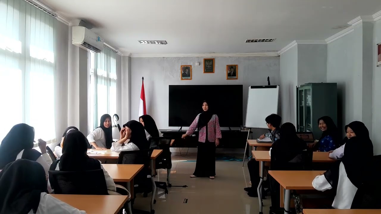 Praktik Pembelajaran Mikro 1 Teks Naratif Kelas 7