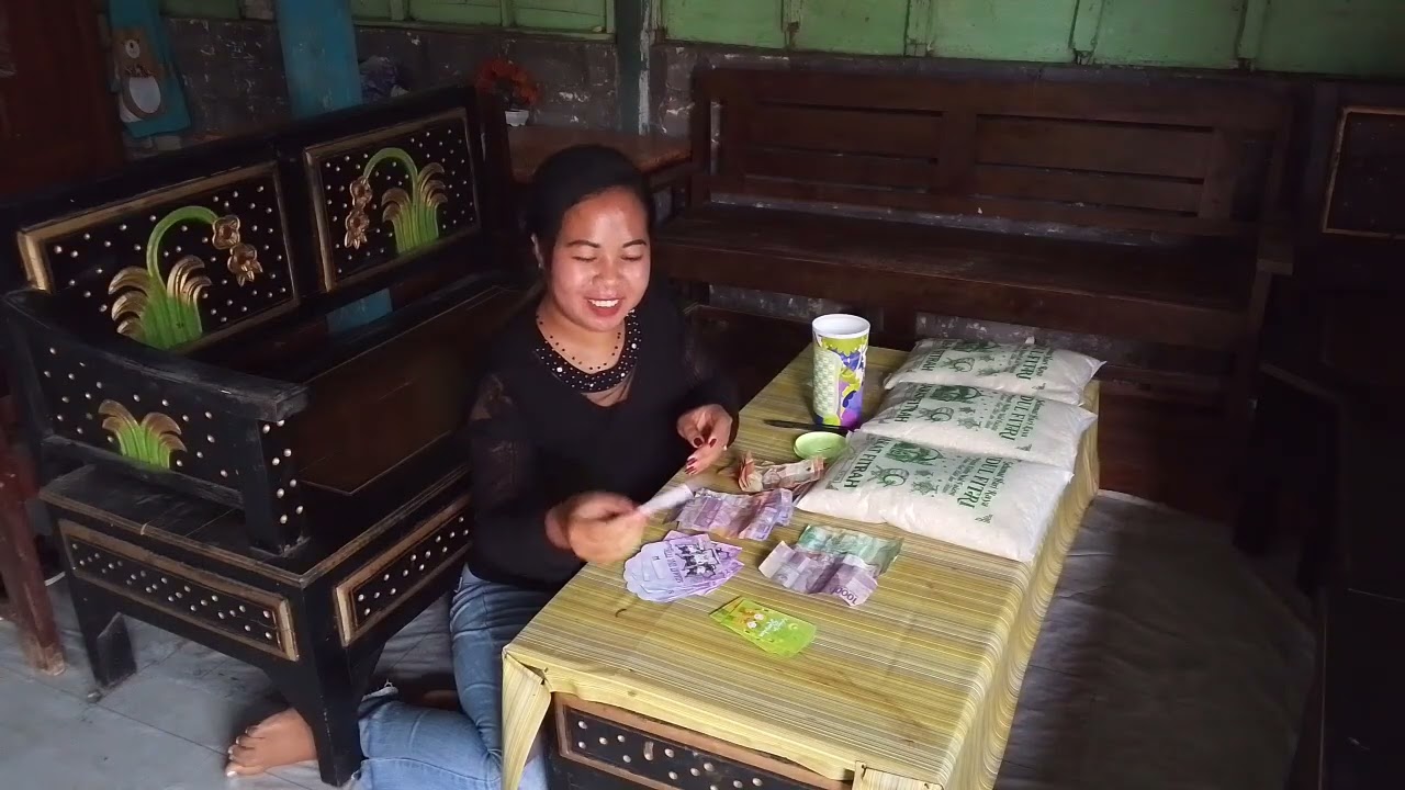 BUKAK CELENGAN KANGGO NGISI AMPLOP LEBARAN DAN BELI BERAS UNTUK ZAKAT 