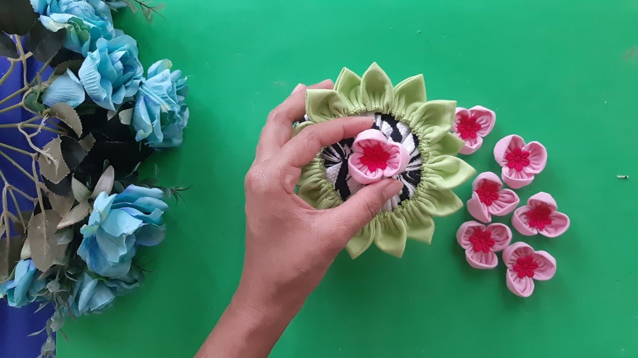 FLOR DE FUXICO DIFERENCIADA PESO DE PORTA