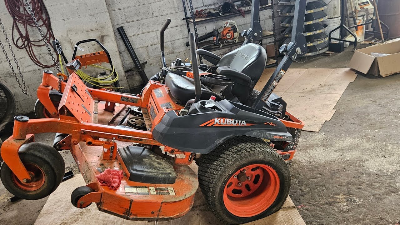 How to change blades on a Kubota Z421 mower
